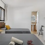 Avenida בית הארחה 3*