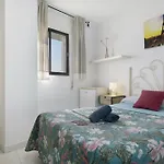 Avenida בית הארחה 3*
