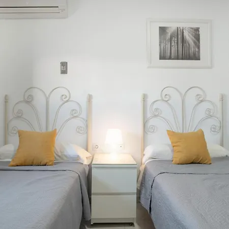 Гостьовий будинок Avenida 3*