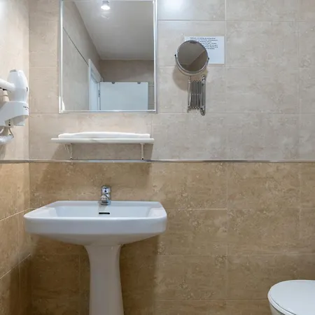 Avenida Коніль-де-ла-Фронтера