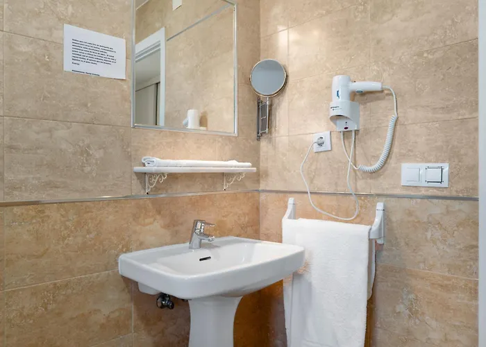 招待所 Avenida 科尼尔-德拉弗龙特拉