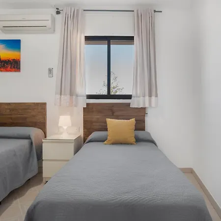 招待所 Avenida 科尼尔-德拉弗龙特拉