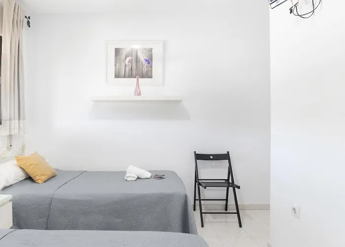 Avenida 科尼尔-德拉弗龙特拉