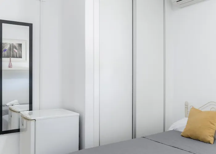 Avenida 3* 科尼尔-德拉弗龙特拉