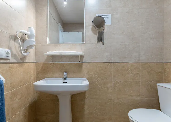 Avenida 科尼尔-德拉弗龙特拉