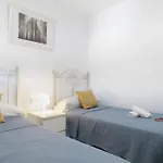 Avenida 招待所 3*